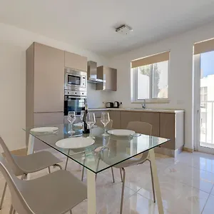 https://modern-2br-apartment-in-central-st-julians.hotelssaintjulians.com