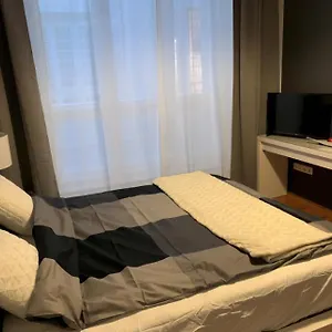 V3 Budapest